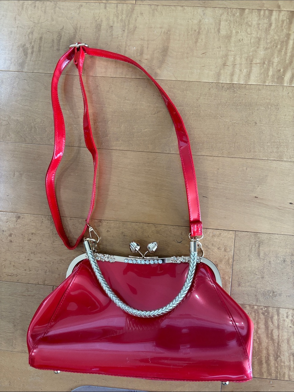 Red Patent Kiss-Lock Shoulder Bag